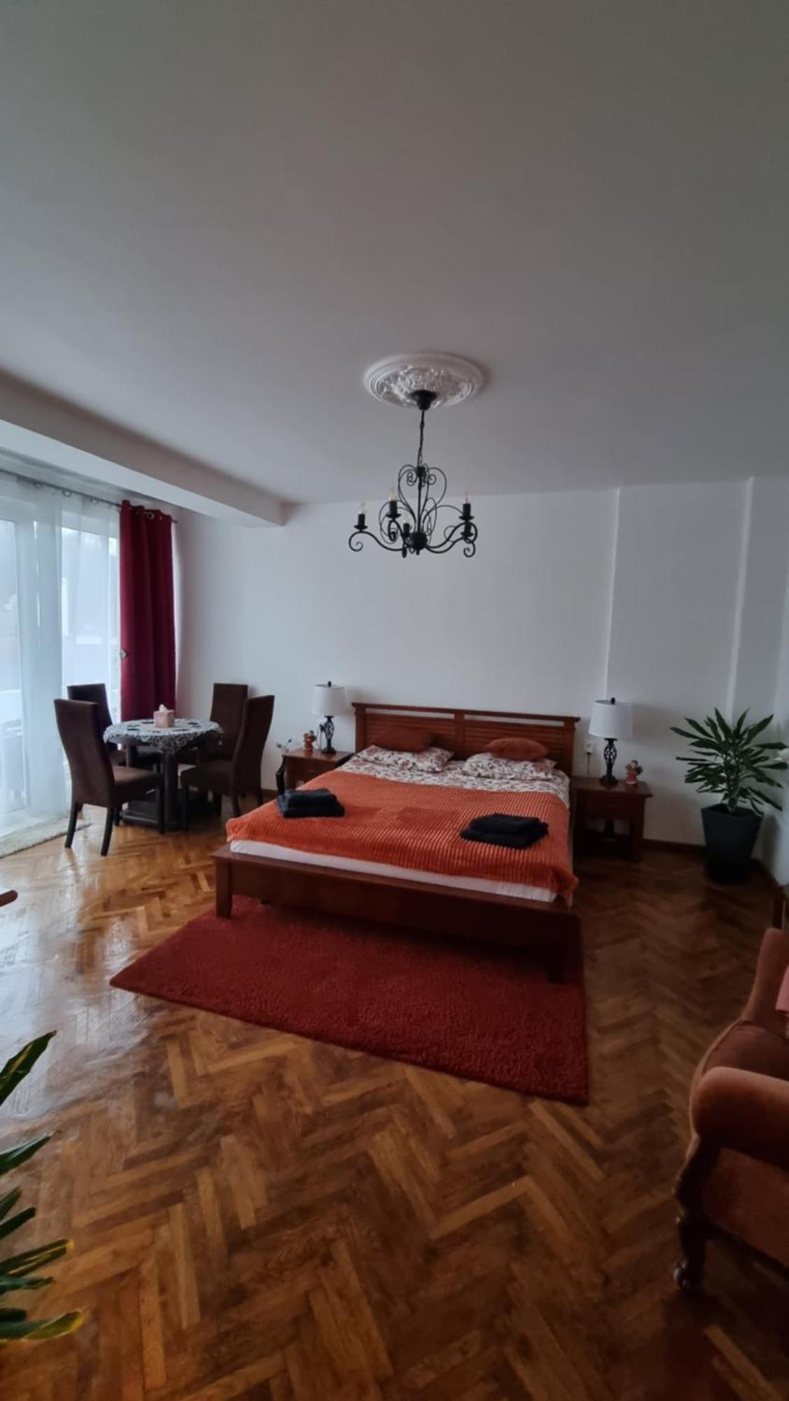 Toma Boutique Apartamento Braşov Exterior foto